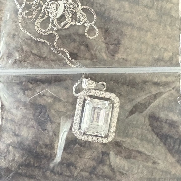 ✨ 3ct Emerald Cut Moissanite Pendant Necklace Sterling Silver | GRA Certified - Picture 2 of 5